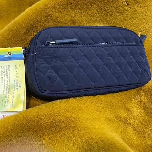 Vera Bradley X Lilly Bag Insulated Medication Navy Blue Quilted Make Up Toiletry - Picture 1 of 6